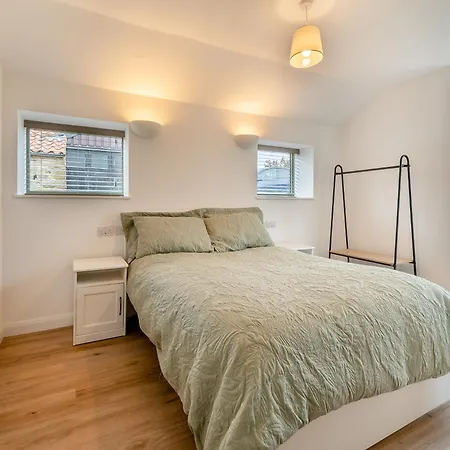 Wheel House - Uk41247 *